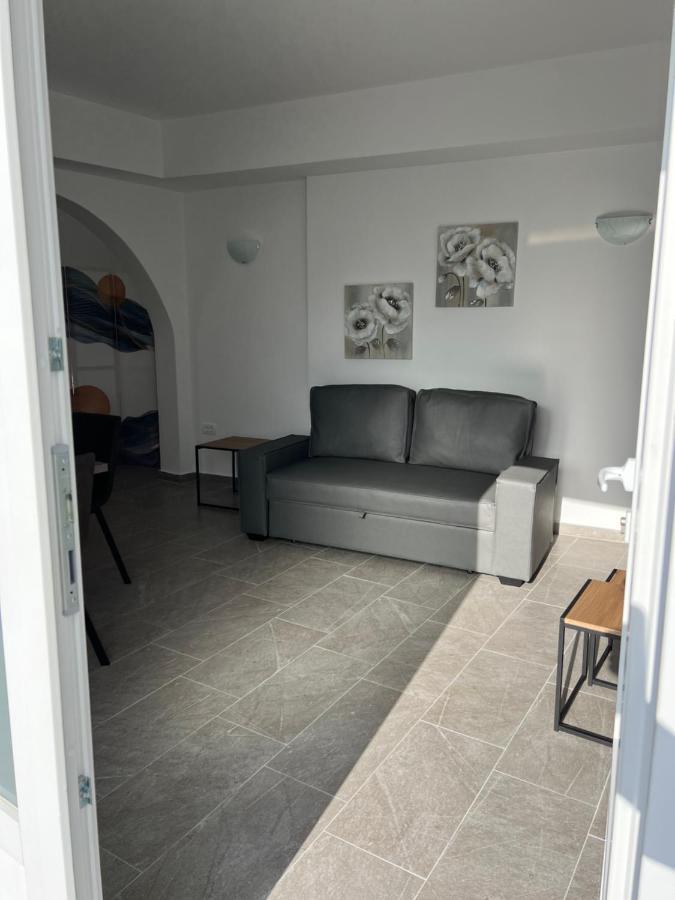 Petit Homme By Andreas Lejlighed Perissa  Eksteriør billede
